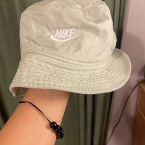Nike bucket hat